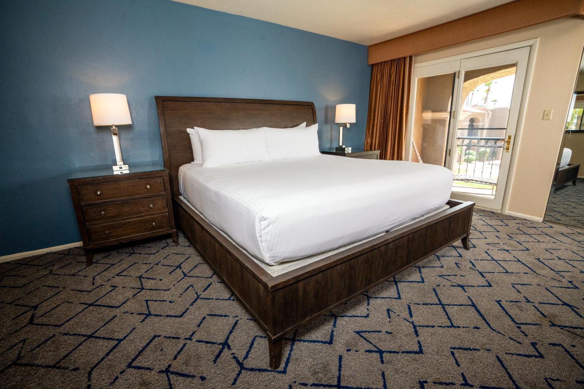 Resort Scottsdale Plaza 4*