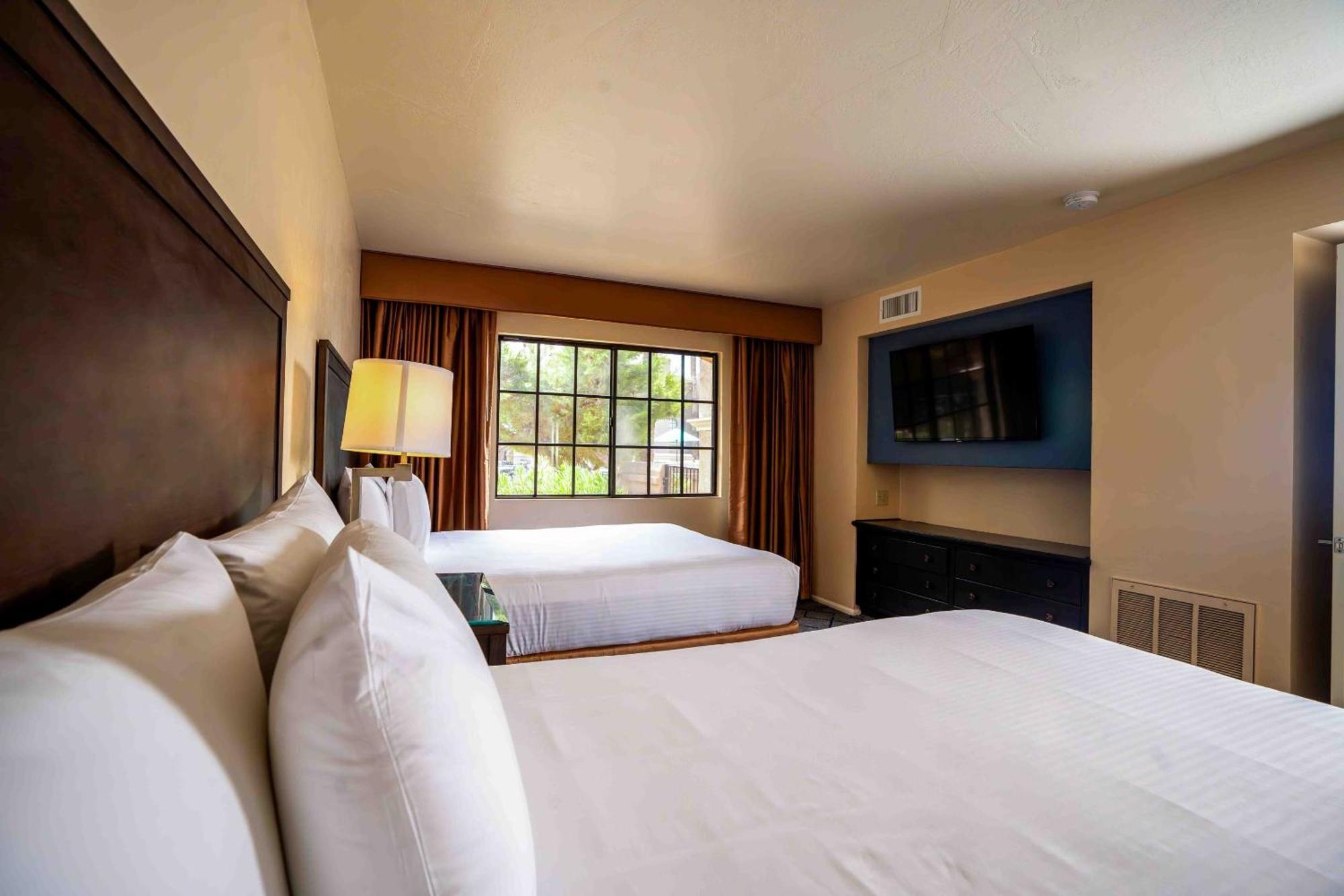 Scottsdale Plaza Resort