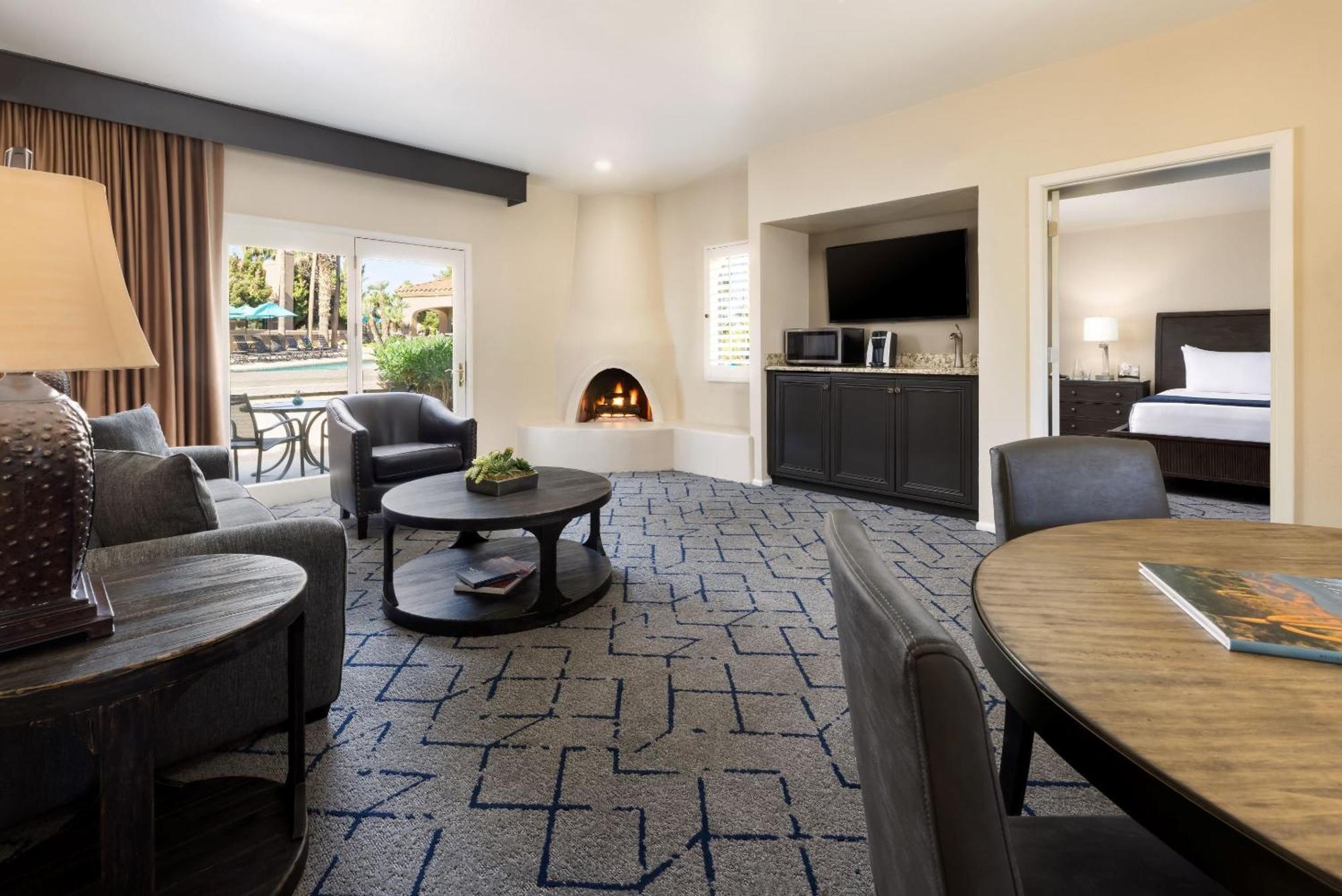 Scottsdale Plaza